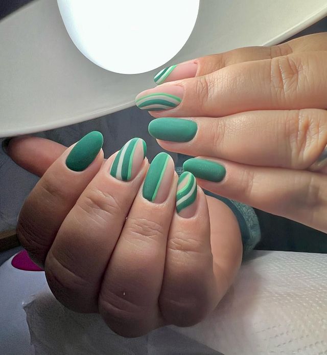 Manicura rusa realizada por Viky Coelho, Cáceres